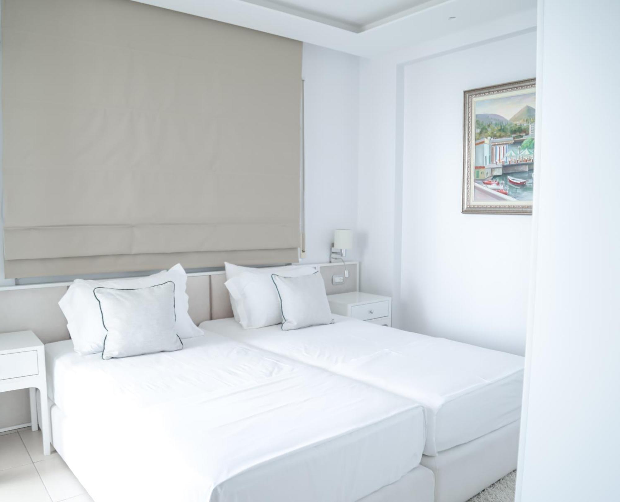 Limani Deluxe Apartments Sarande Bagian luar foto