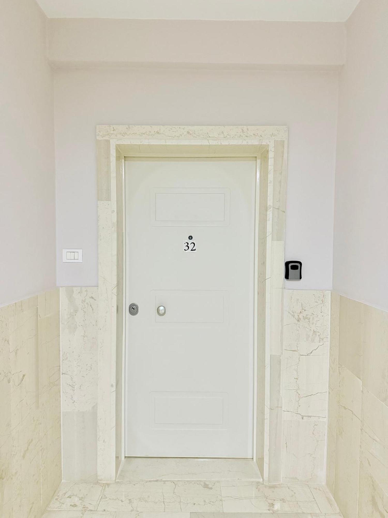 Limani Deluxe Apartments Sarande Bagian luar foto