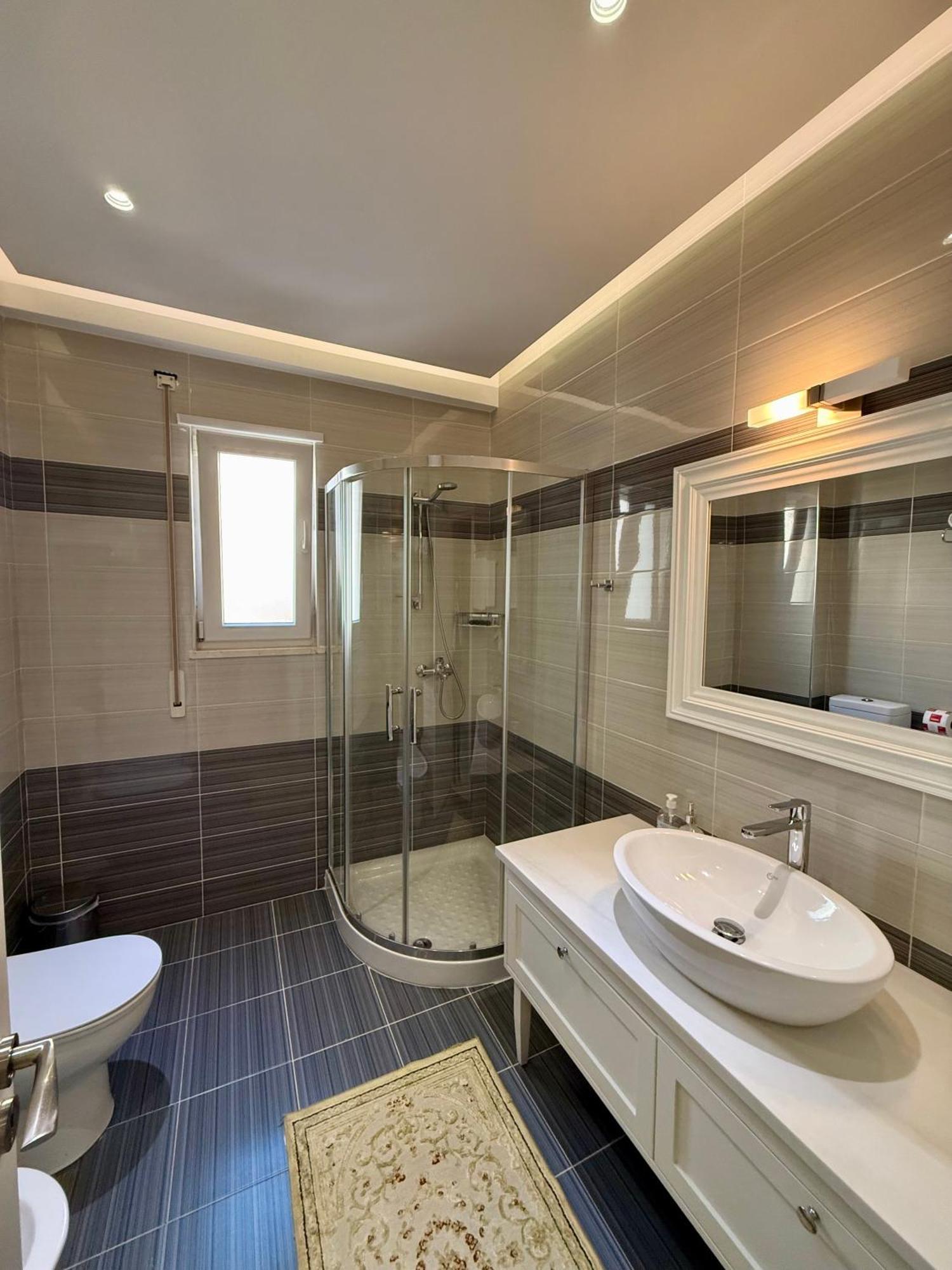 Limani Deluxe Apartments Sarande Bagian luar foto
