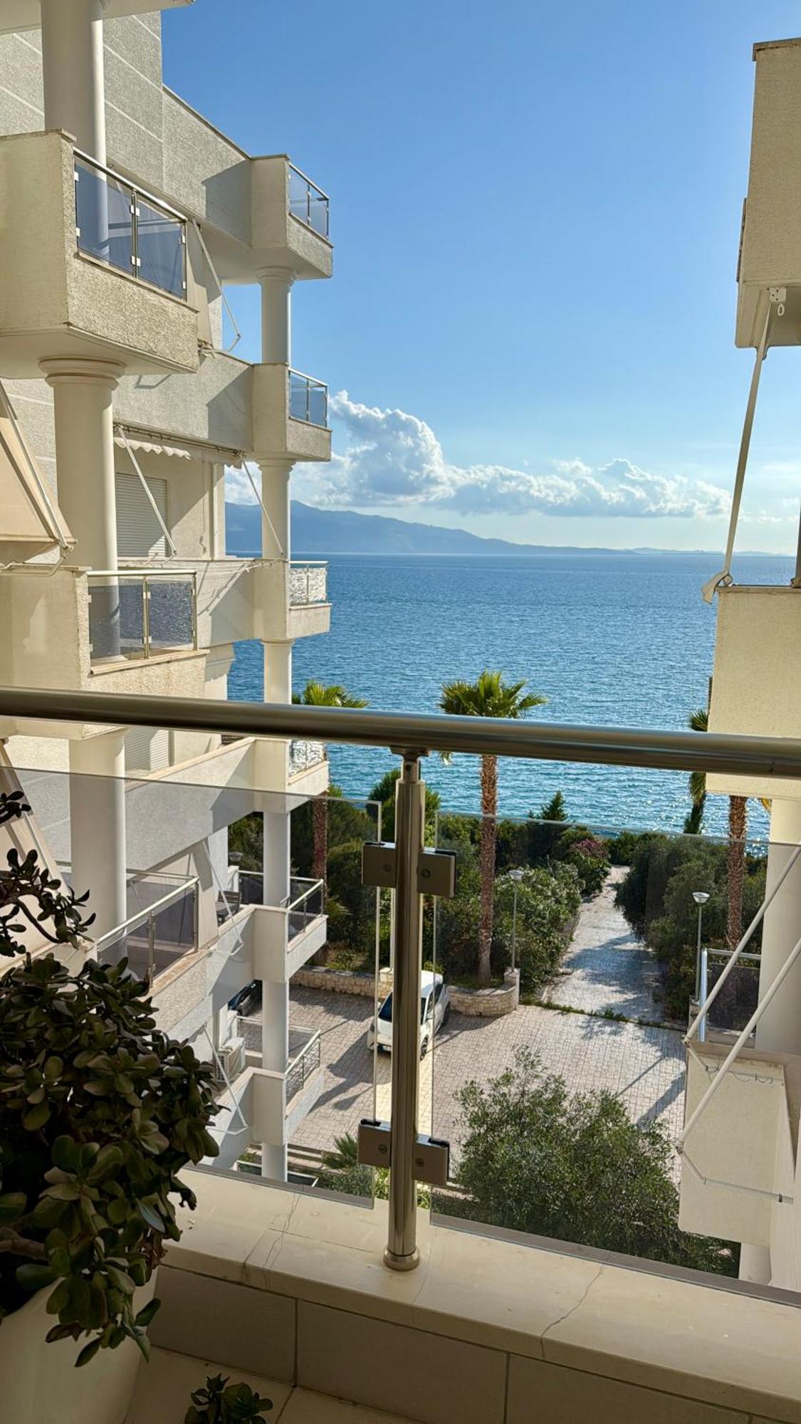 Limani Deluxe Apartments Sarande Bagian luar foto