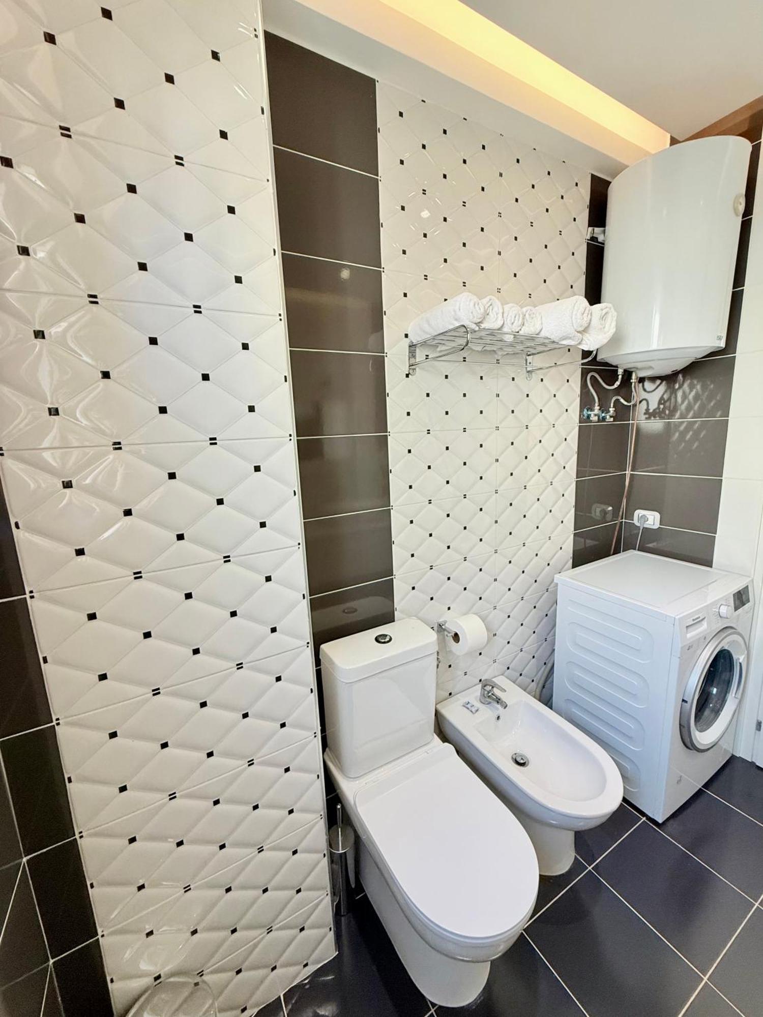 Limani Deluxe Apartments Sarande Bagian luar foto