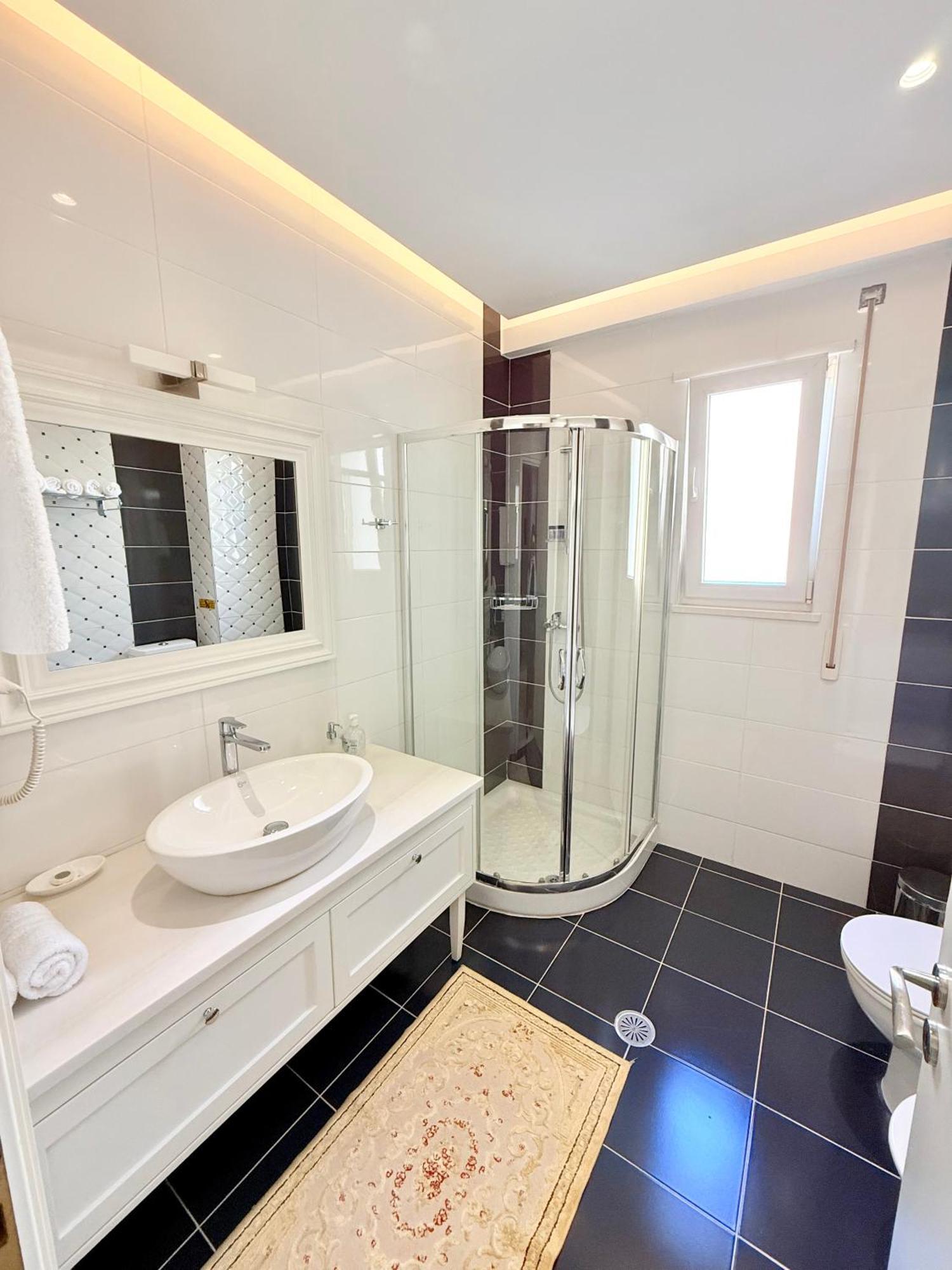 Limani Deluxe Apartments Sarande Bagian luar foto