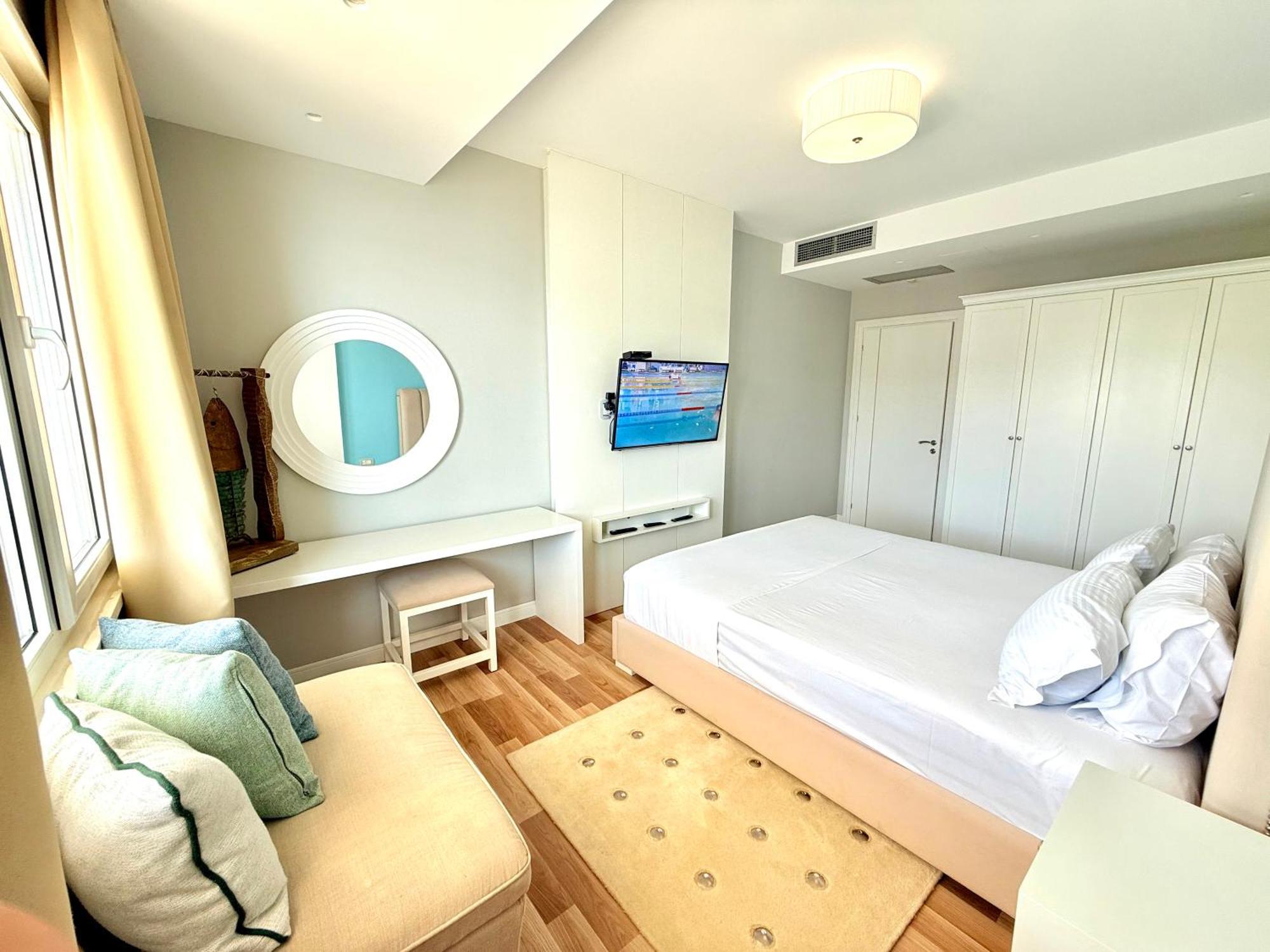 Limani Deluxe Apartments Sarande Bagian luar foto