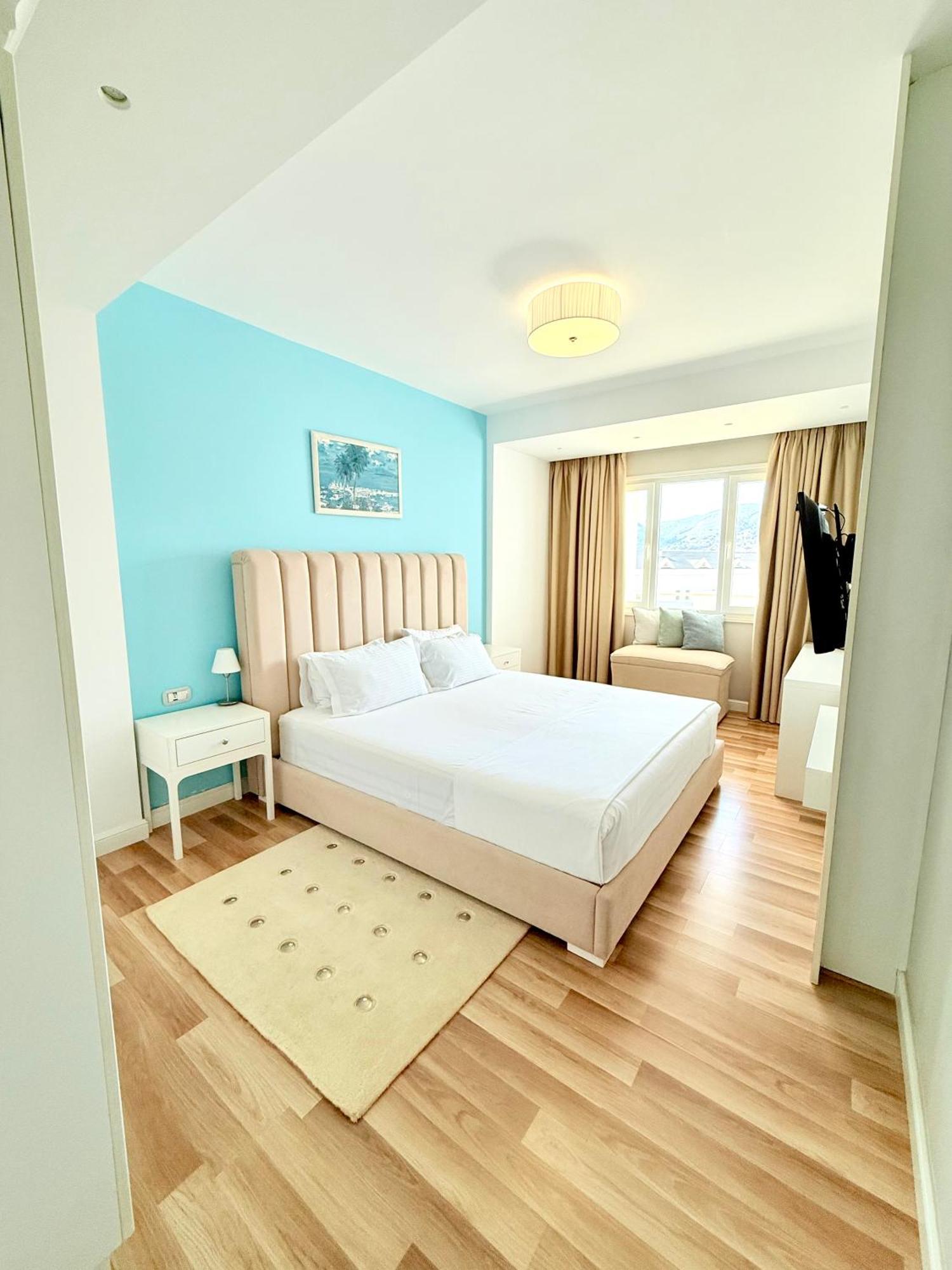 Limani Deluxe Apartments Sarande Bagian luar foto